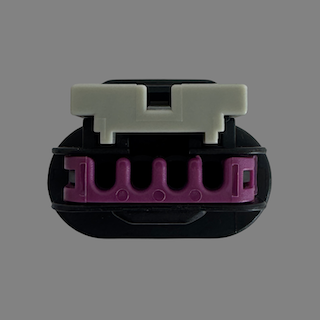 4 pin Delphi style female connector, detail view 7